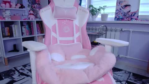 Snapshot of katrinwaifu chatting on 10/23/25, 01:21 Katrin online show from 10/23/25, 01:21