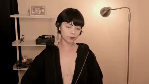 katsuro online show from 10/24/25, 08:49