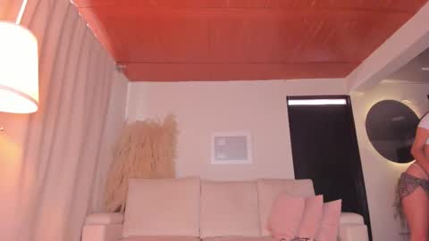 Snapshot of katted_ chatting on 10/19/25, 01:34 katte online show from 10/19/25, 01:34