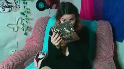 Snapshot of kattixo chatting on 12/01/25, 01:49 Katti online show from 12/01/25, 01:49