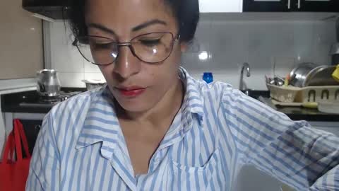 Snapshot of kattleyagray chatting on 09/15/25, 01:22 KattleyaGrey online show from 09/15/25, 01:22
