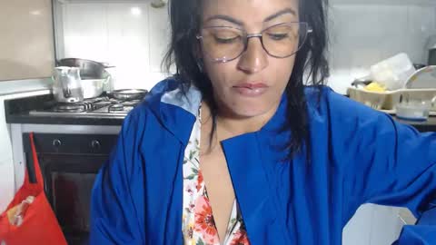 Snapshot of kattleyagray chatting on 09/26/25, 02:43 KattleyaGrey online show from 09/26/25, 02:43