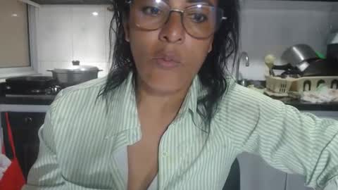 Snapshot of kattleyagray chatting on 10/25/25, 08:58 KattleyaGrey online show from 10/25/25, 08:58