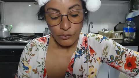 KattleyaGrey online show from 12/19/25, 08:16