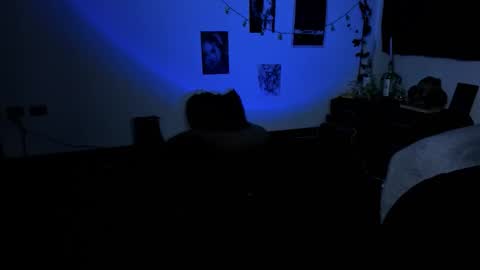 Snapshot of kattx_ chatting on 10/28/25, 03:32 kattx   independent model online show from 10/28/25, 03:32