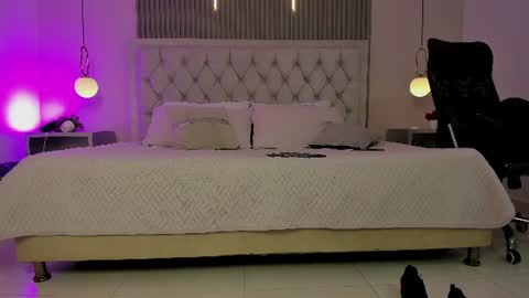 Snapshot of katty_cute19 chatting on 07/10/26, 04:17 katty_cute19 online show from 07/10/26, 04:17
