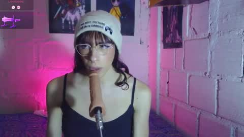 kattycat_ online show from 12/05/25, 06:22