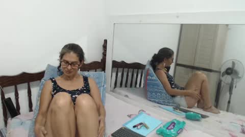 Snapshot of kattydirty144 chatting on 01/01/25, 06:27 angel online show from 01/01/25, 06:27