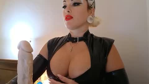 KatuhaX online show from 10/10/25, 09:47