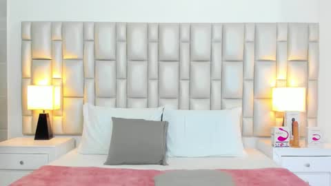 katy blonde girl and paola big boobs online show from 03/25/26, 08:04