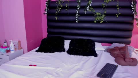 Snapshot of katy_contreras chatting on 01/18/25, 02:12 katy_contreras online show from 01/18/25, 02:12