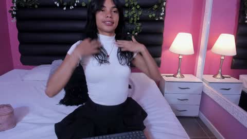 Snapshot of katy_contreras chatting on 02/02/25, 10:57 katy_contreras online show from 02/02/25, 10:57