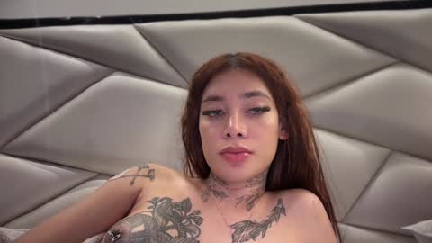 Snapshot of katy_monrroy chatting on 01/22/25, 05:48 Emily online show from 01/22/25, 05:48