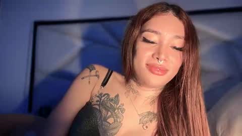 Snapshot of katy_monrroy chatting on 02/15/25, 06:44 Emily online show from 02/15/25, 06:44