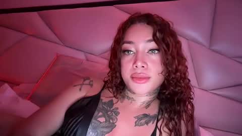 Snapshot of katy_monrroy chatting on 10/02/25, 02:40 Emily online show from 10/02/25, 02:40