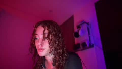 Snapshot of katy_monrroy chatting on 10/09/25, 12:19 Emily online show from 10/09/25, 12:19