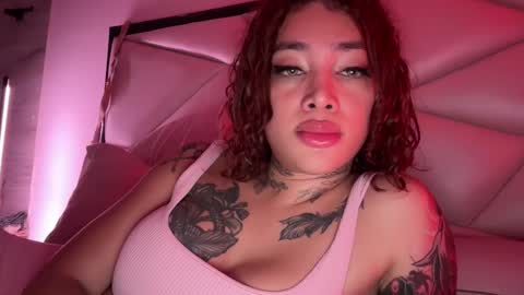 Snapshot of katy_monrroy chatting on 10/29/25, 02:03 Emily online show from 10/29/25, 02:03