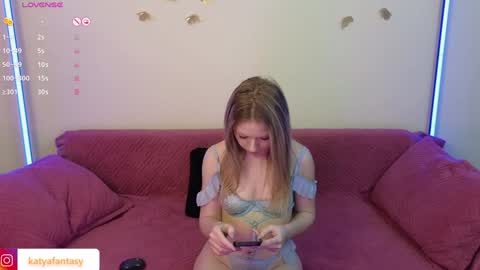 Snapshot of katyafantasy chatting on 01/24/25, 06:35 KatyaFantasy online show from 01/24/25, 06:35
