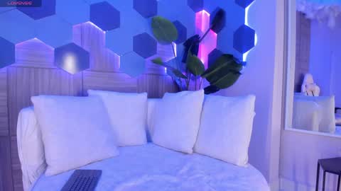    online show from 04/09/26, 07:41