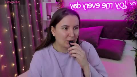 Kate online show from 04/16/26, 06:25