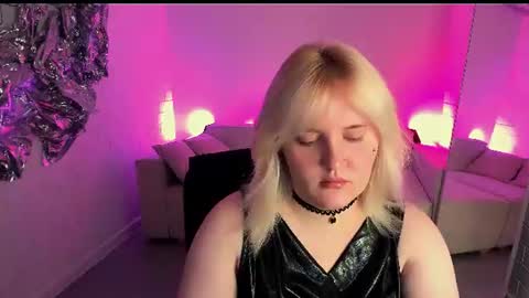 Snapshot of katybriggs chatting on 06/16/26, 05:10 Katy online show from 06/16/26, 05:10