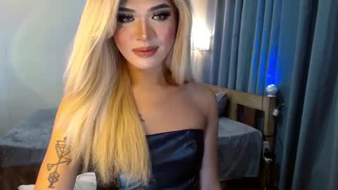 Snapshot of katykiat chatting on 02/28/25, 11:36 katykiat online show from 02/28/25, 11:36