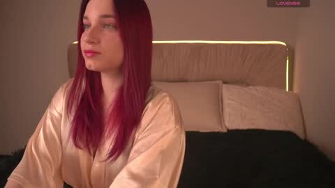 Mia  Lovense is active Private is Open online show from 01/14/26, 04:51
