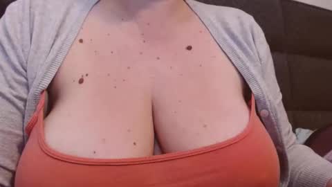 Snapshot of katynextdoor chatting on 12/02/24, 03:58 Katy online show from 12/02/24, 03:58