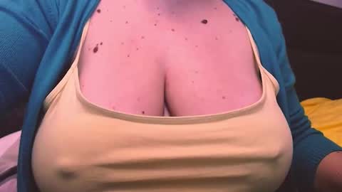 Snapshot of katynextdoor chatting on 01/22/25, 06:20 Katy online show from 01/22/25, 06:20