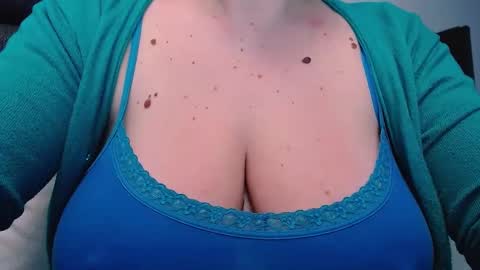 Snapshot of katynextdoor chatting on 02/10/25, 05:58 Katy online show from 02/10/25, 05:58