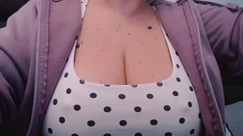 Snapshot of katynextdoor chatting on 02/26/25, 07:09 Katy online show from 02/26/25, 07:09