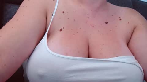 Snapshot of katynextdoor chatting on 09/14/25, 06:56 Katy online show from 09/14/25, 06:56