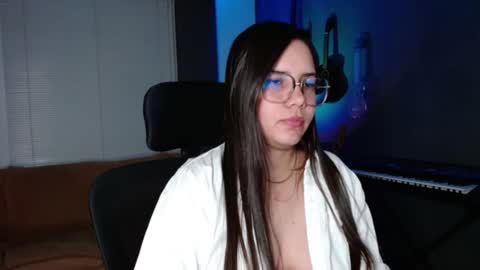 Snapshot of kay_avrill chatting on 01/26/25, 07:32 Kay online show from 01/26/25, 07:32
