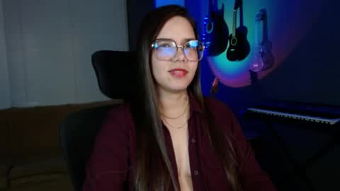 Snapshot of kay_avrill chatting on 02/23/25, 05:01 Kay online show from 02/23/25, 05:01