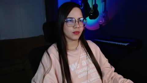 Snapshot of kay_avrill chatting on 03/05/25, 05:18 Kay online show from 03/05/25, 05:18