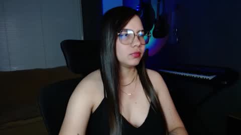 Snapshot of kay_avrill chatting on 03/11/25, 05:38 Kay online show from 03/11/25, 05:38
