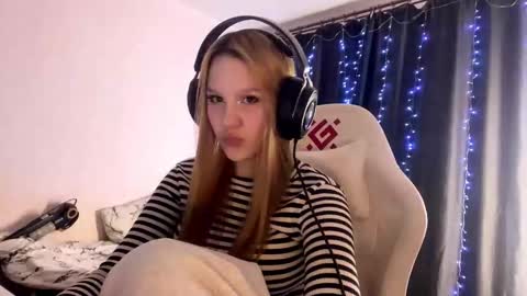 Amia online show from 03/18/26, 05:38