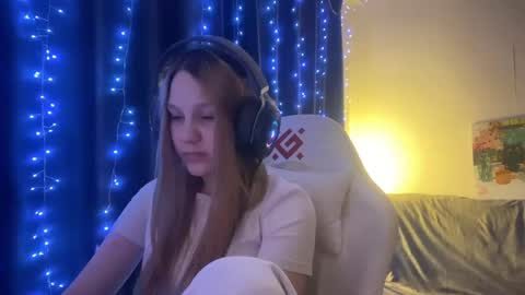 Snapshot of kayceefroehner chatting on 05/19/26, 06:47 Amia online show from 05/19/26, 06:47