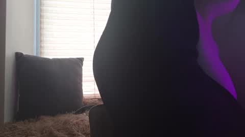 Kayla online show from 09/26/25, 12:20