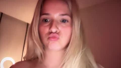 khaleesi online show from 10/28/25, 10:19