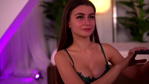 kaylabray online show from 10/31/25, 04:24