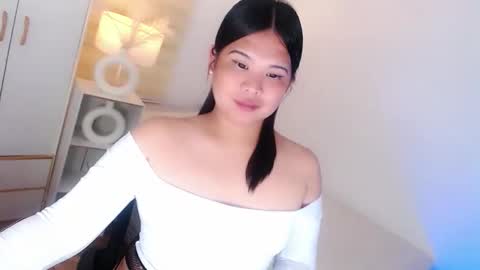 Y O U R        F U T U R E       K A Y L E E  online show from 04/16/26, 04:08