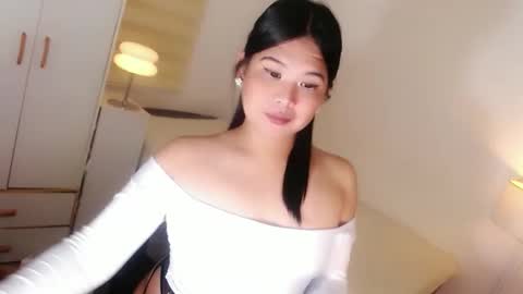 Snapshot of kayleepinay chatting on 05/15/26, 06:37 Y O U R F U T U R E K A Y L E E online show from 05/15/26, 06:37