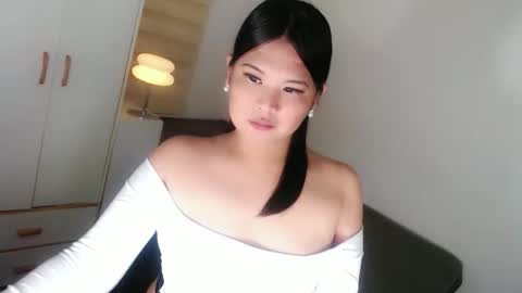 Snapshot of kayleepinay chatting on 05/22/26, 11:54 Y O U R F U T U R E K A Y L E E online show from 05/22/26, 11:54