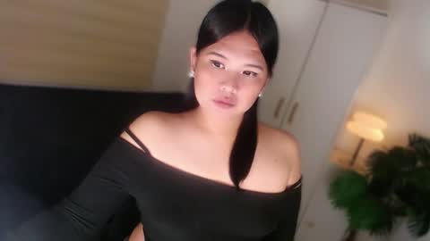 Snapshot of kayleepinay chatting on 06/08/26, 02:17 Y O U R F U T U R E K A Y L E E online show from 06/08/26, 02:17