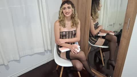 Kaylee Sims online show from 04/01/26, 12:33