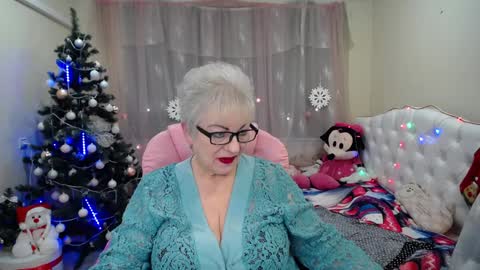 kaylesmoll online show from 01/12/25, 05:45