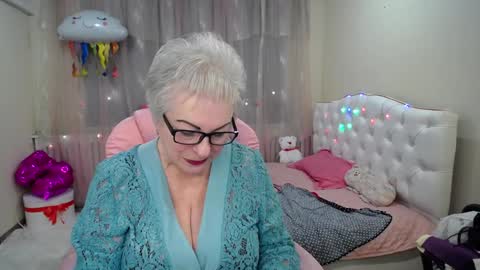 kaylesmoll online show from 01/30/25, 02:49