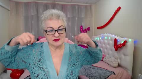 kaylesmoll online show from 02/01/25, 03:52