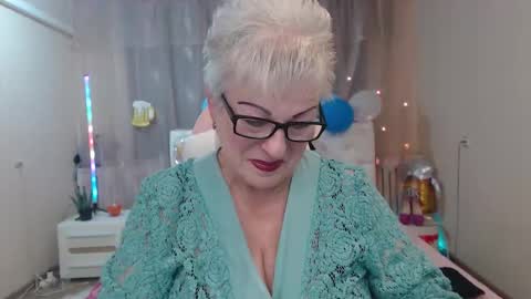 kaylesmoll online show from 10/07/25, 06:49